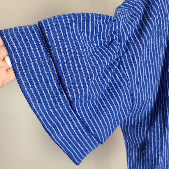 Striped top with ruffle sleeves - Picture 2 of 6